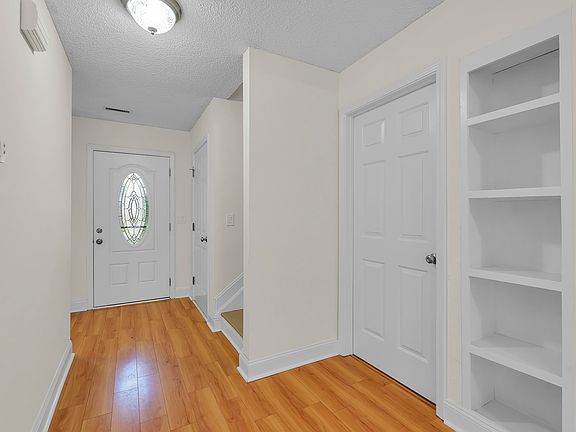 2nd image of 4 Raleigh Ct