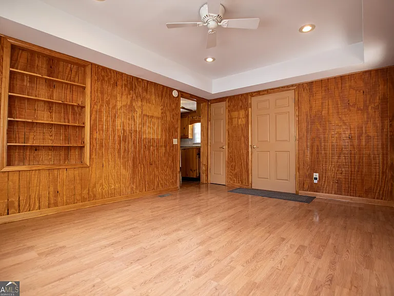 126 N Johnson St — Photo 17