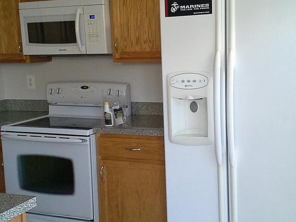 4th image of 200 Hillside Ct