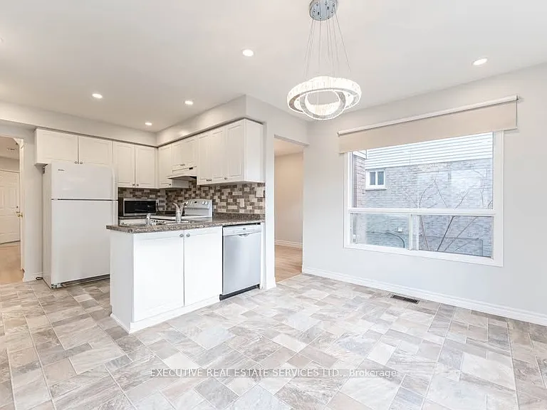 11 Upland Dr #UPPER — Photo 14