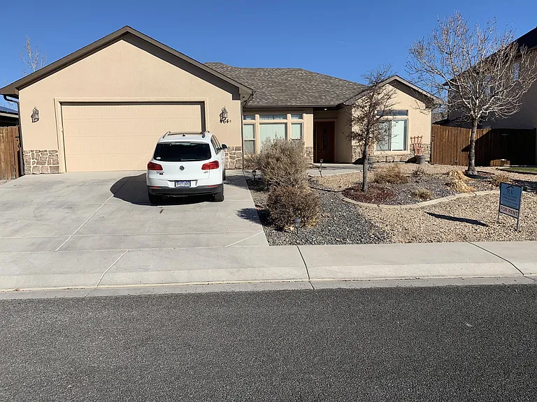 464 1/2 Chatfield Ln — Photo 5