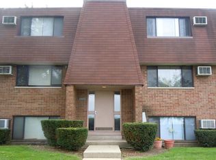 1445 Abbott Dr APT 2E, Elgin, IL 60123