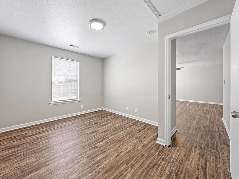 Lexington Drive -209 — Photo 14