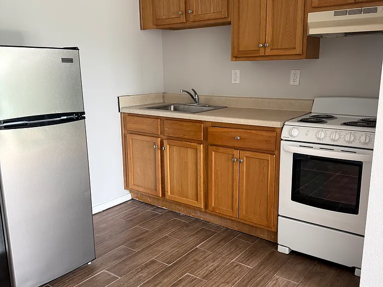 201 S Stillman St #4 — Photo 3