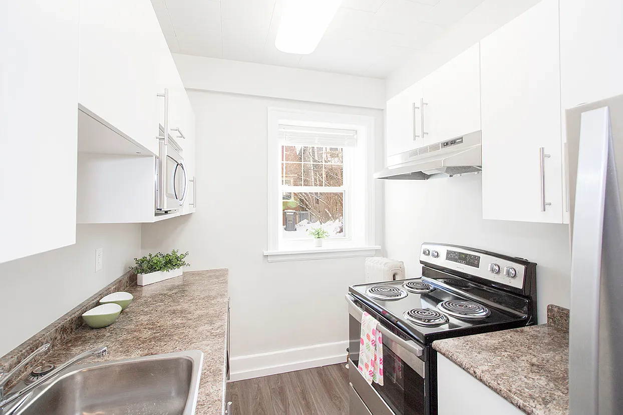129 Lenore Street — Photo 3