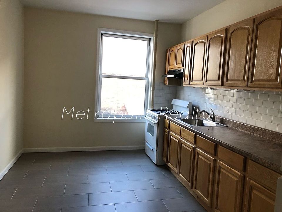 1st image of 29-14 23rd Ave #2R