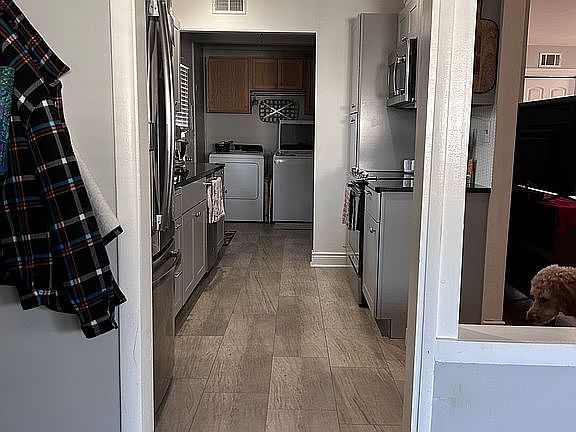 3rd image of 1408 SW Amhurst Rd