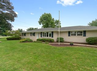 9772 Petunia Dr, Machesney Park, IL 61115