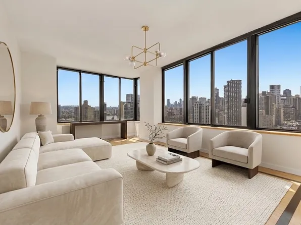 300 East 93rd Street image 1 of 20