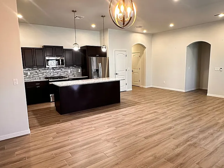 118 Scotland Ct — Photo 15