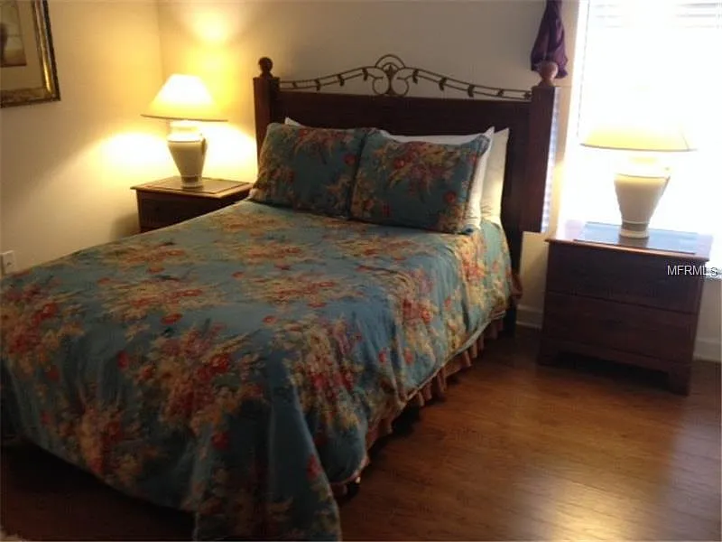 141 Inconnu Court - 1 — Photo 2