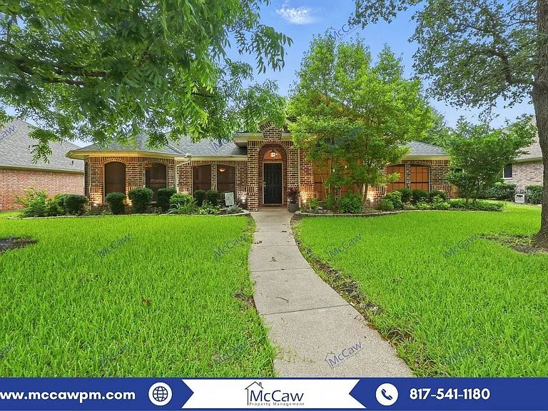 211 Sendero Dr — Photo 1