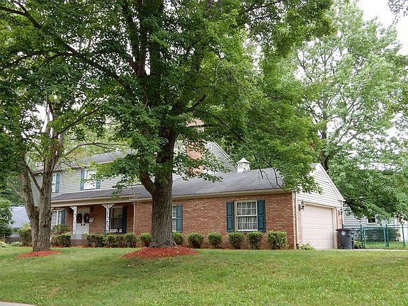 3rd image of 1872 Breezewood Dr