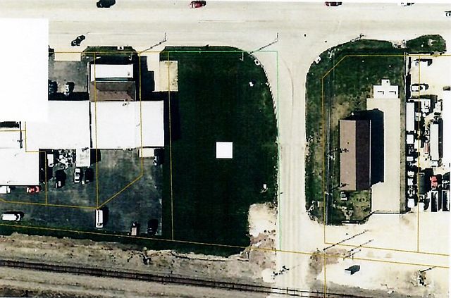1st image of 651 E Lincoln Ave