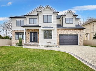 45 Fox Hill Rd, Newton, MA 02459