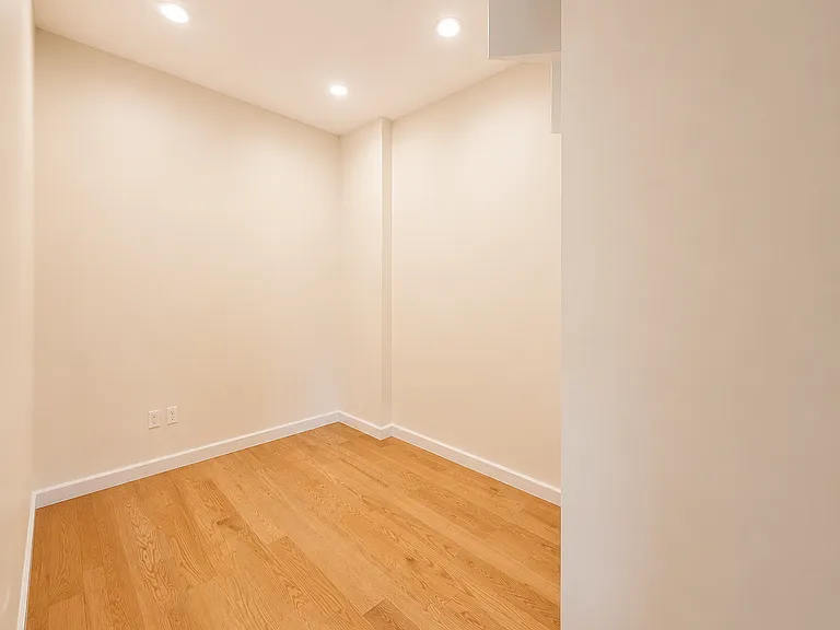 745 9th Ave #5N — Photo 5