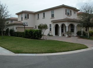 486 Leaf Dr, Palm Beach Gardens, FL 33410