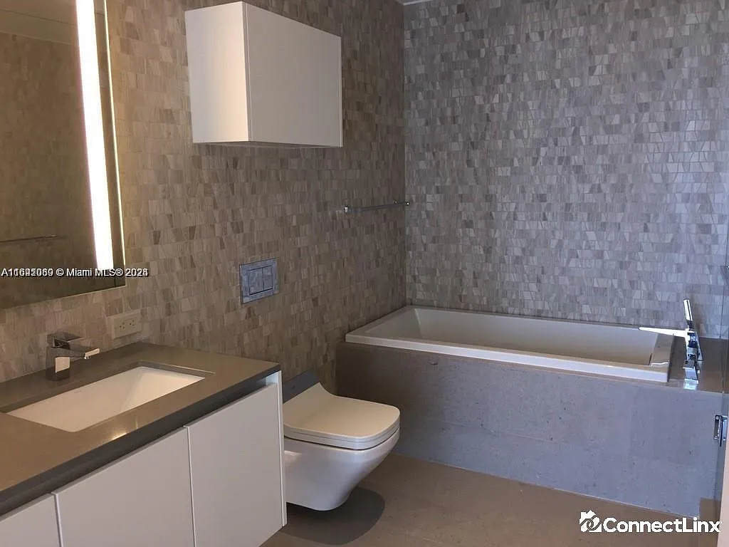 1 bed, 1.0 bath, $4,500 — Photo 4
