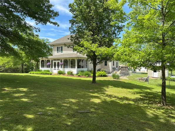 2037 County Line Rd, Gerald, MO 63037