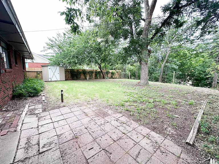 4307 N Indiana Ave — Photo 17