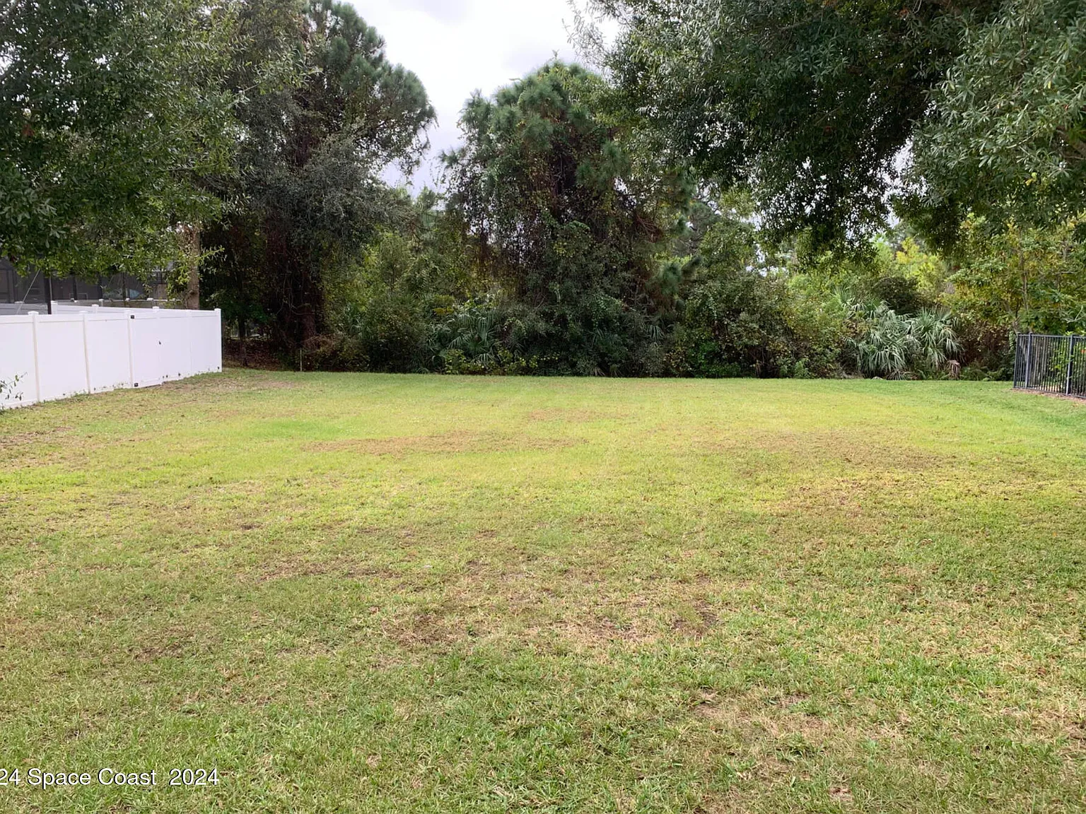 4 bed, 3.0 bath, 2042 sqft, $3,100 — Photo 2