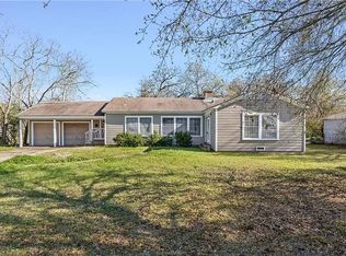 703 Inwood Dr, Bryan, TX 77802