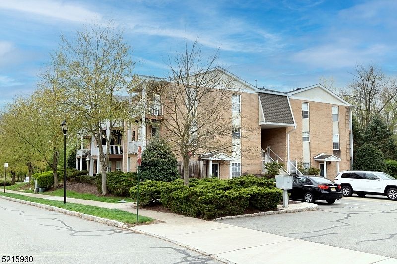 1st image of 109 Vista Dr