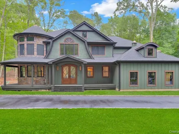 301 Old Mill Road, Saint James, NY 11780