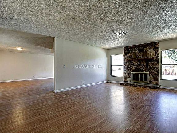 3rd image of 1806 Beesley Dr