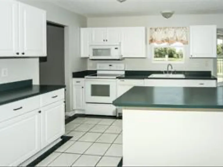 6271 Kelsey Dr — Photo 8