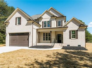 1805 Hicks Edwards Dr, Kernersville, NC 27284