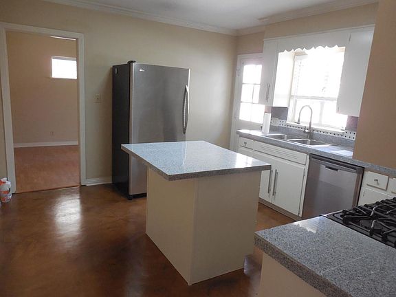 Kitchen Pic #1