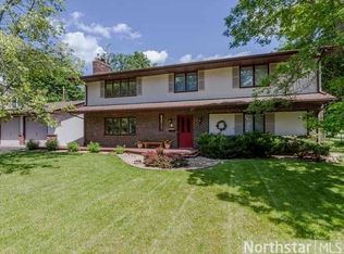 6821 Ridgeview Dr, Edina, MN 55439
