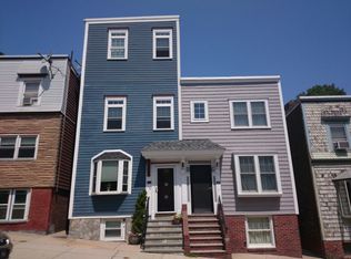 412 E 7th St, South Boston, MA 02127
