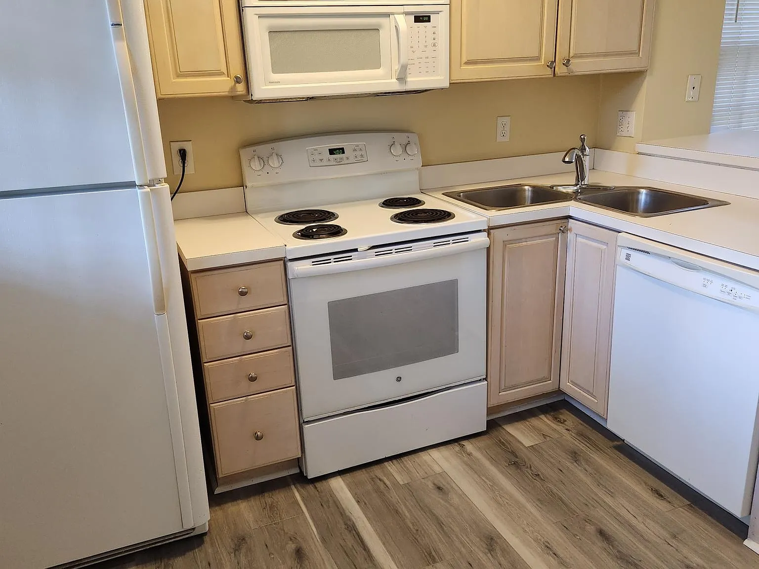 2 bed, 780 sqft, $3,800 — Photo 3