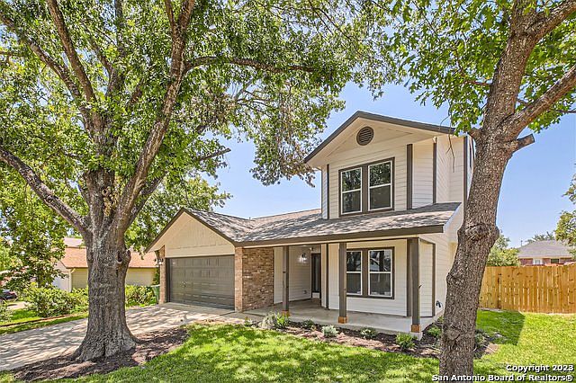 2nd image of 307 CYPRESSGARDEN DR