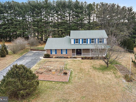 3rd image of 13721 Barberry Way