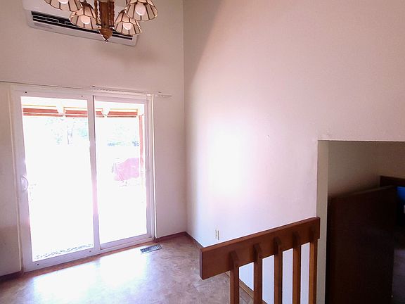 5th image of 706 Blossom Field Rd