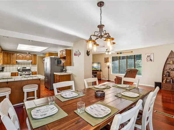 25089 Moon Dr, Crestline, CA 92325