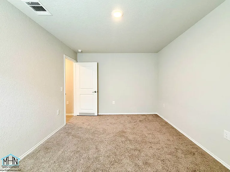 5606 Dewberry Run — Photo 10