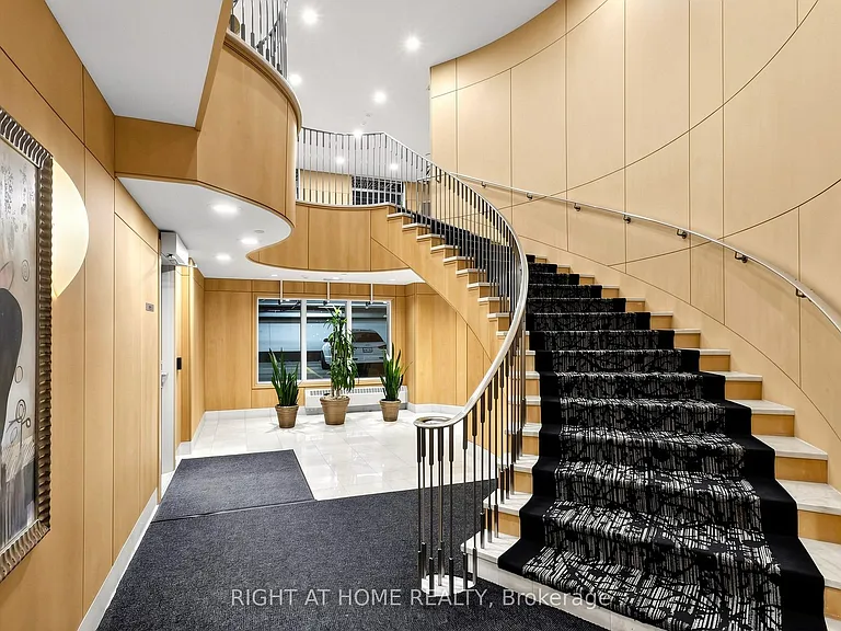 123 Eglinton Ave E #Penthouse 4 — Photo 3