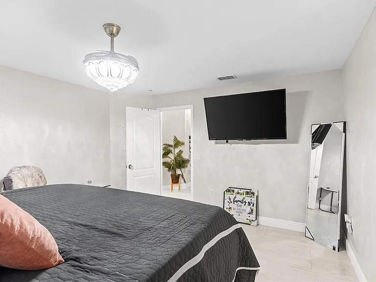 8207 Westmont Terrace Dr — Photo 18