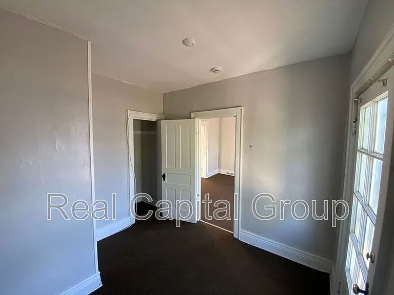 408 Woodlawn Ave #2 — Photo 15