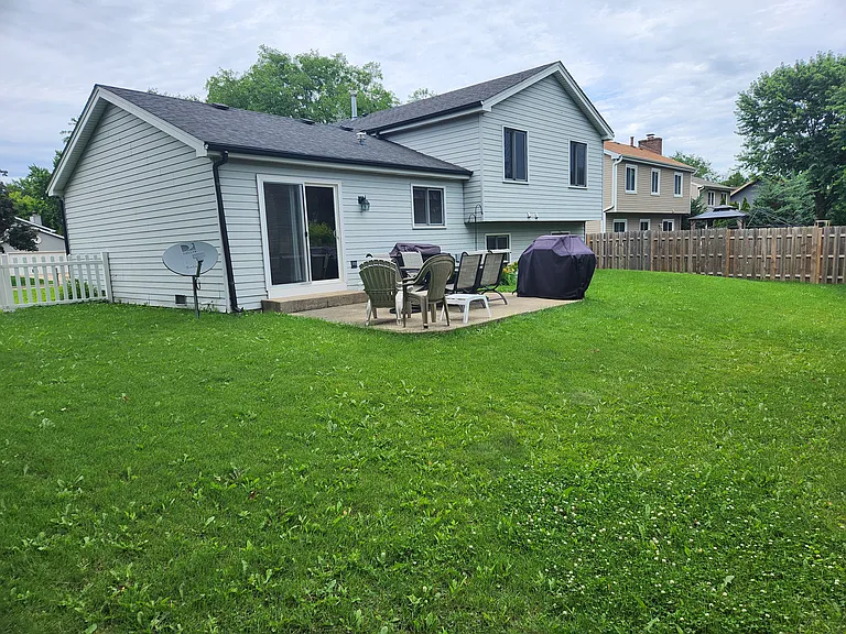 827 Boxwood Dr — Photo 24