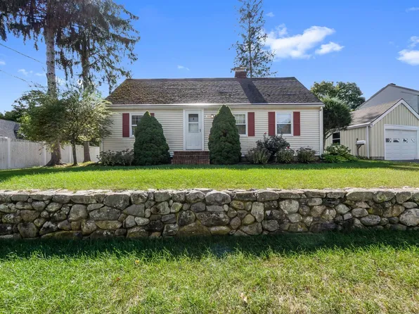 8 Savoy Rd, South Hamilton, MA 01982