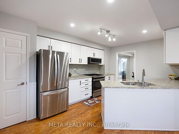 5th image of 12 Heaver Dr