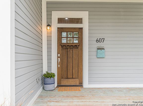 4th image of 607 Burnet St