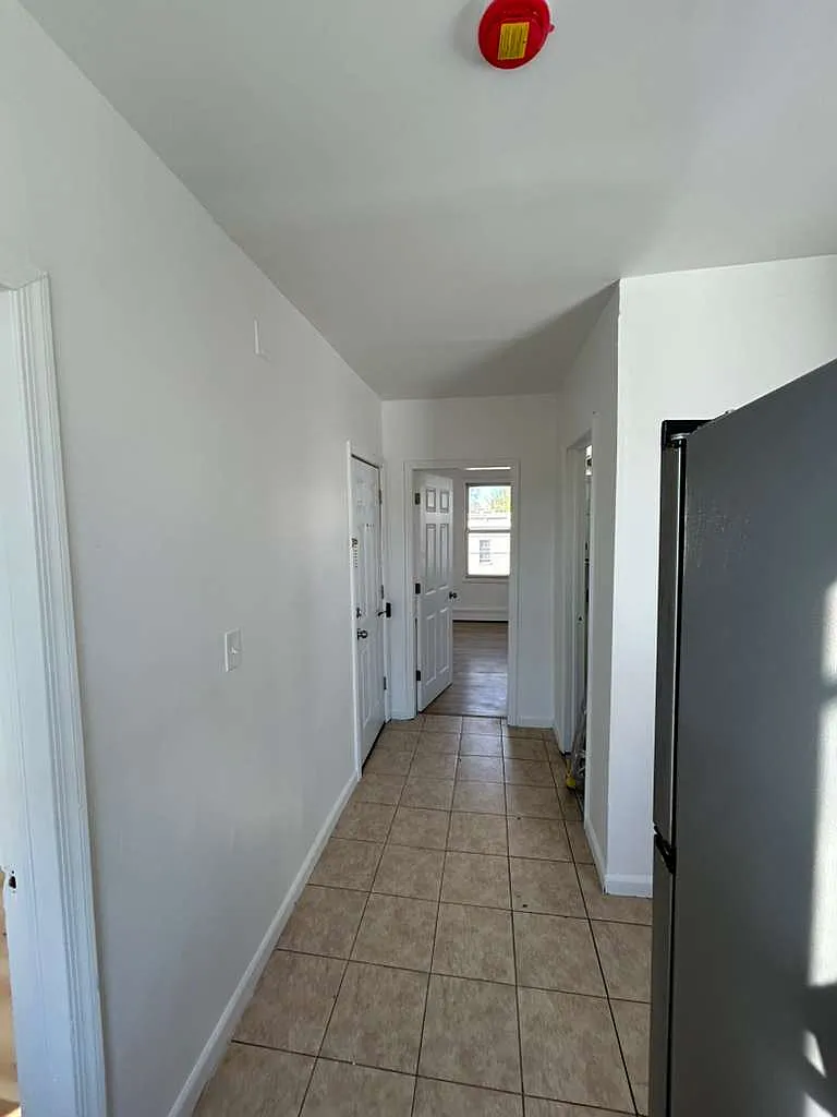 Building Photo - 133 Myrtle Ave #3