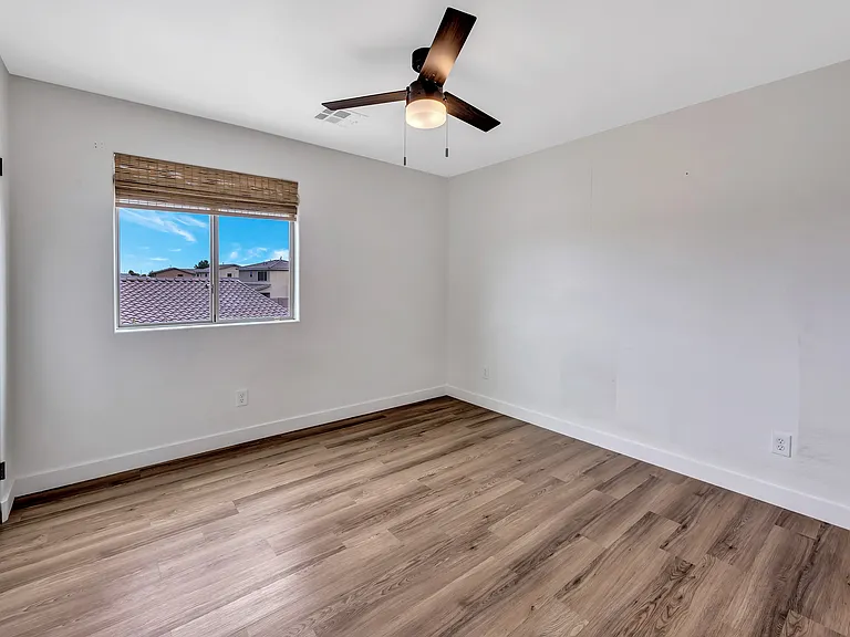 861 W Love Rd — Photo 20