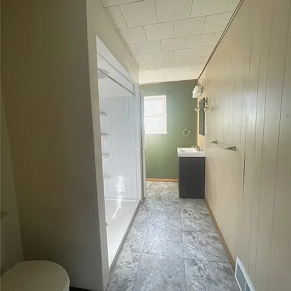 320 Hancock St — Photo 9